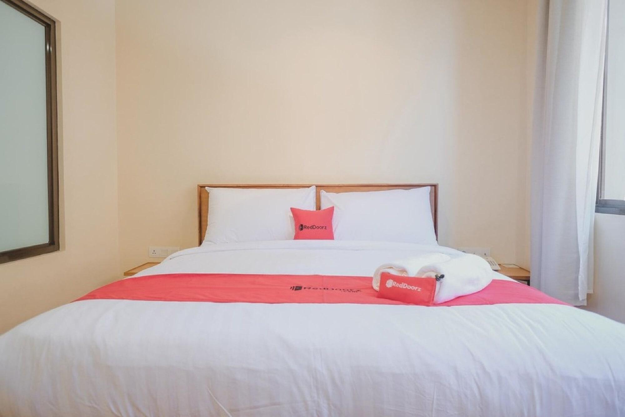 Reddoorz Plus Near Soekarno Hatta Airport 2 Тангеранг Экстерьер фото